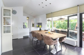 Bungalow near beach with large private garden - not for companies